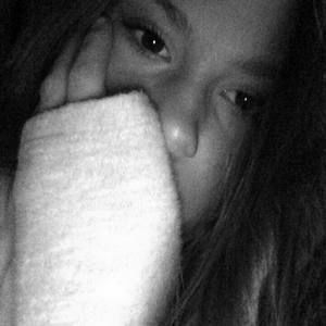 Meet your Posher, Chloe